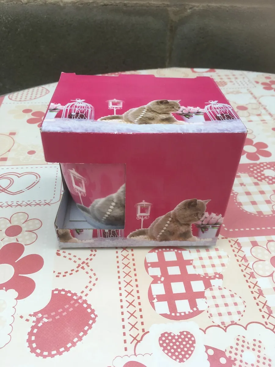 Brand New In Box Beautiful Cat Mug - Image 3