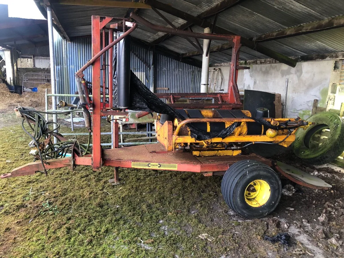 Mower and bale wrapper - Image 4