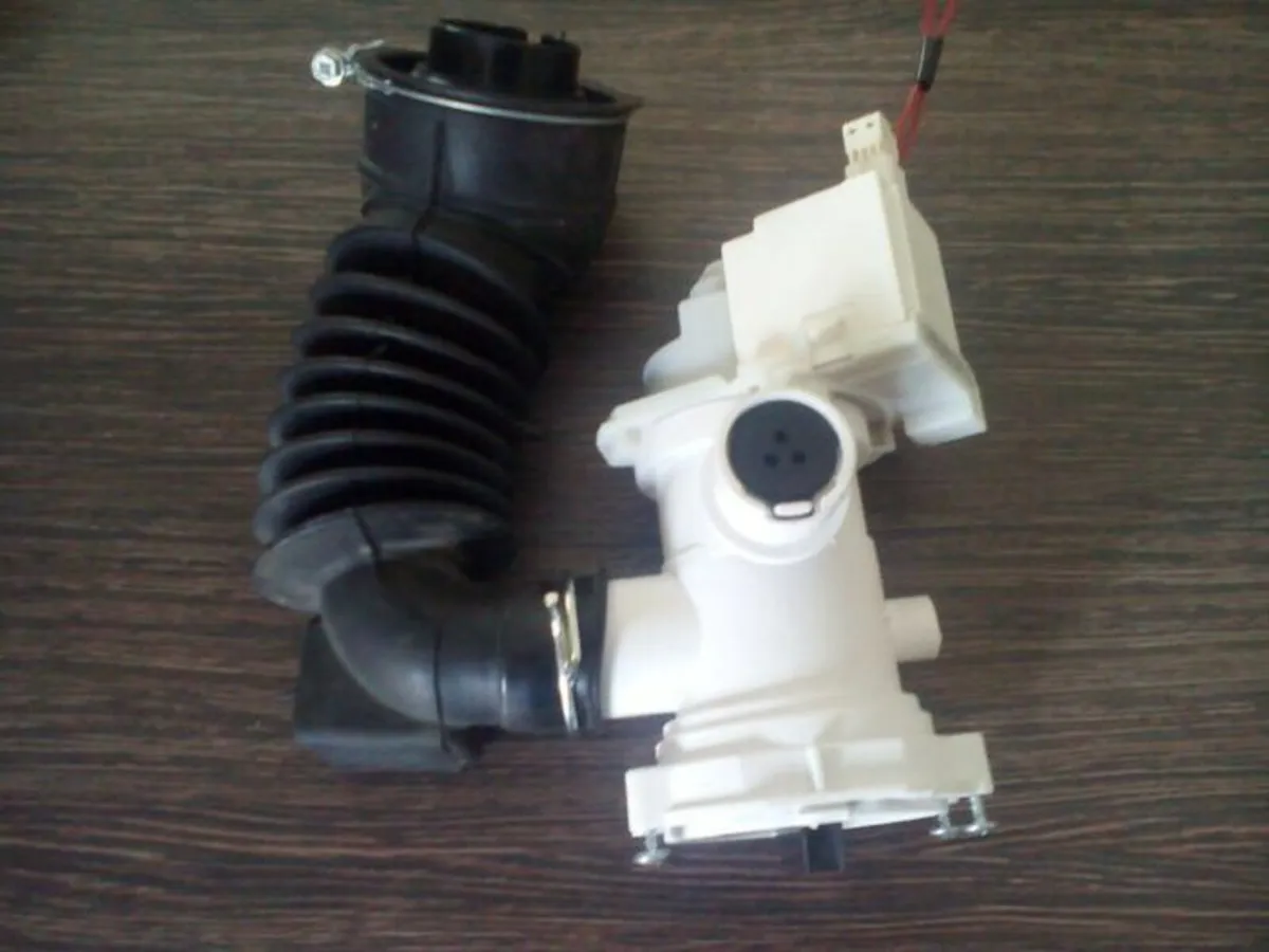 Indesit Washing Machine Pump and Sump Hose.