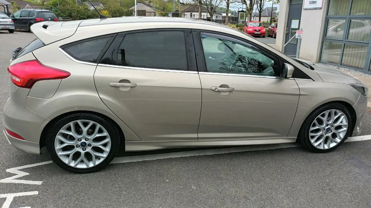 Ford Focus ST-Line 2015 - Image 4