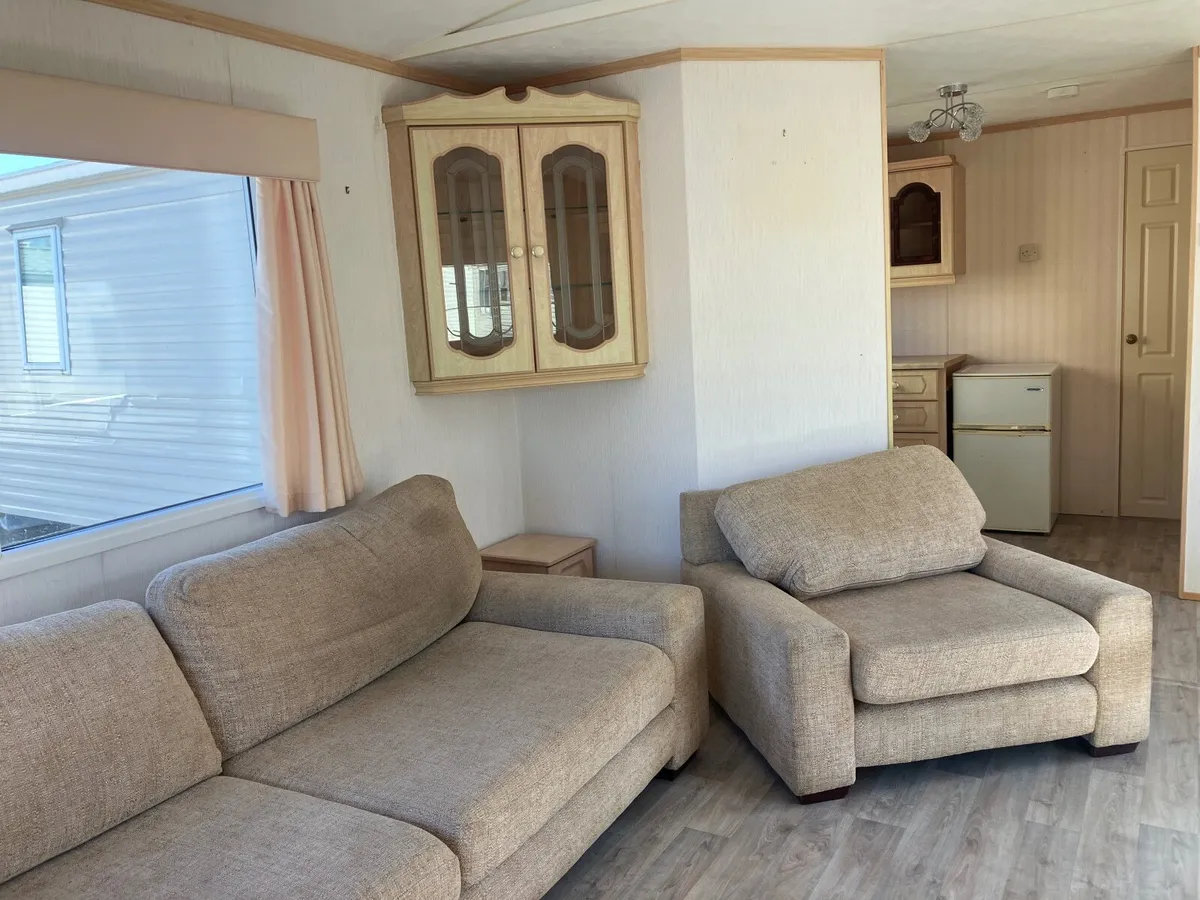 AFFORDABLE 3 BED DOUBLE GLAZED CENTRAL HEATED - Image 2