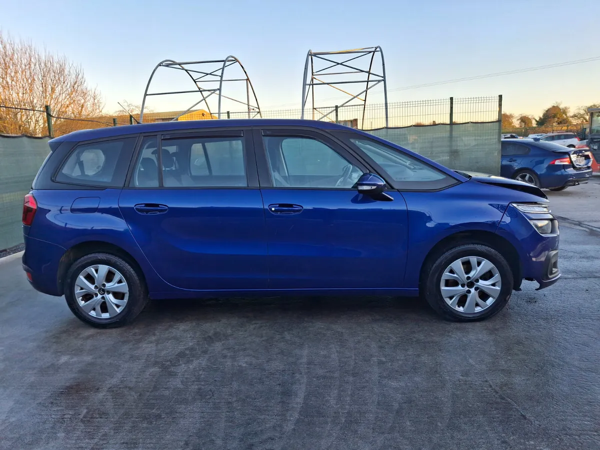 172 Citroën C4 Grand Picasso  7 seater - Image 3