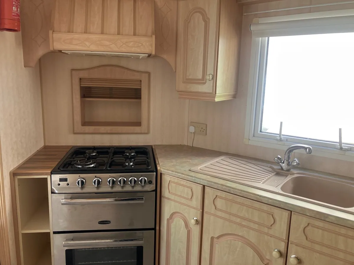 AFFORDABLE 3 BED DOUBLE GLAZED CENTRAL HEATED - Image 4