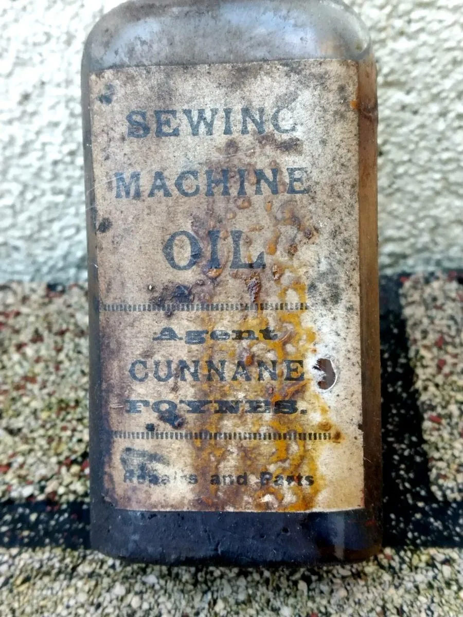 Ultra rare Antique bottle, label and contents - Image 2