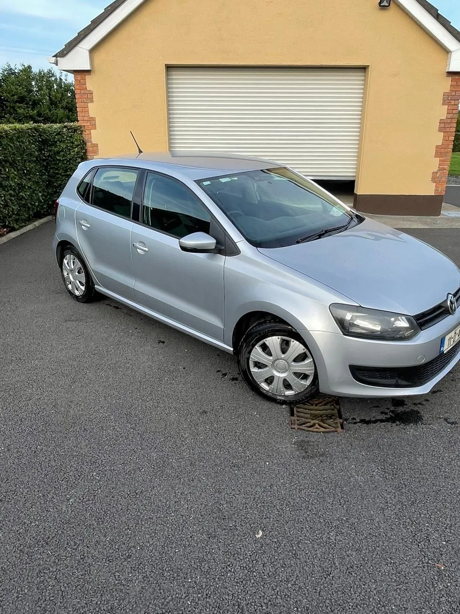 Volkswagen Polo 2011 - Image 2