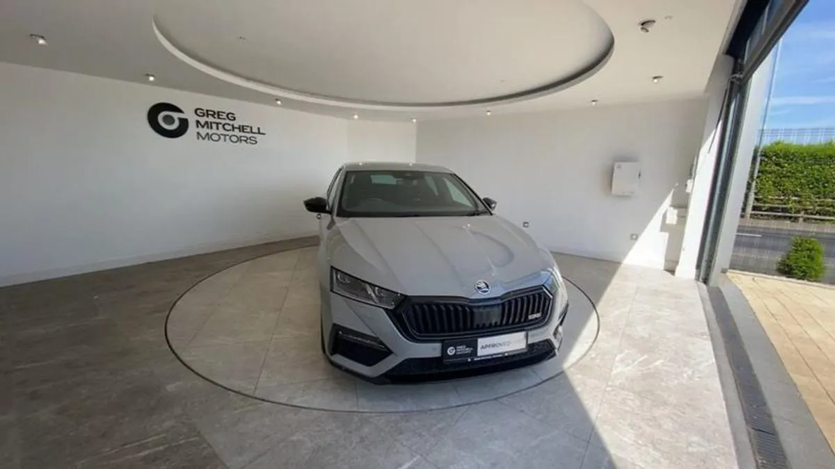 Skoda Octavia 2.0 TDI 200 vRS 5dr DSG - Image 2