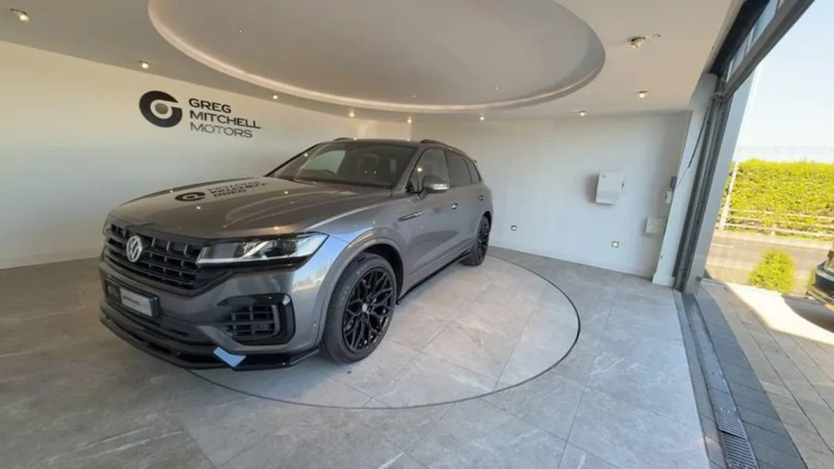 Volkswagen Touareg 3.0 V6 TDI 4motion R-line 5dr - Image 3