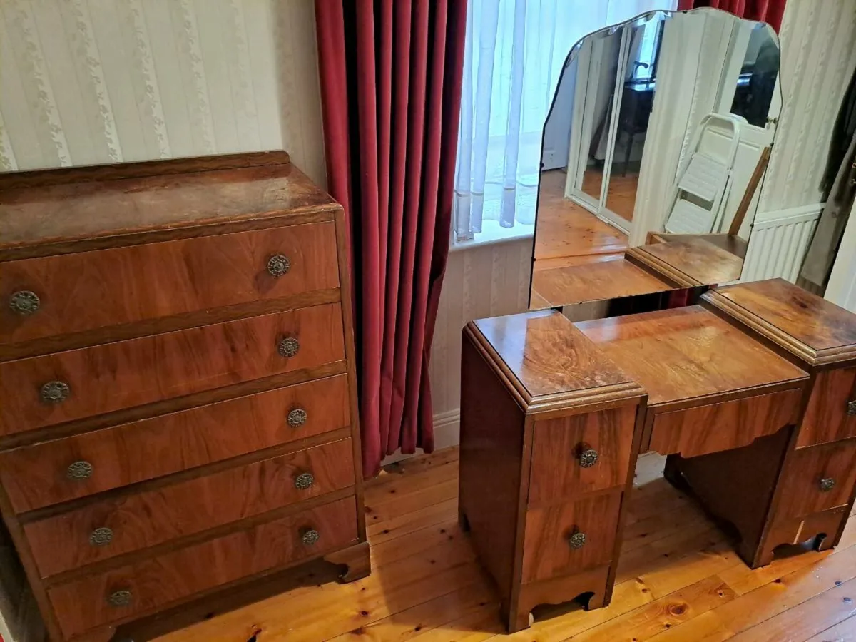 Bedroom furniture - Image 1