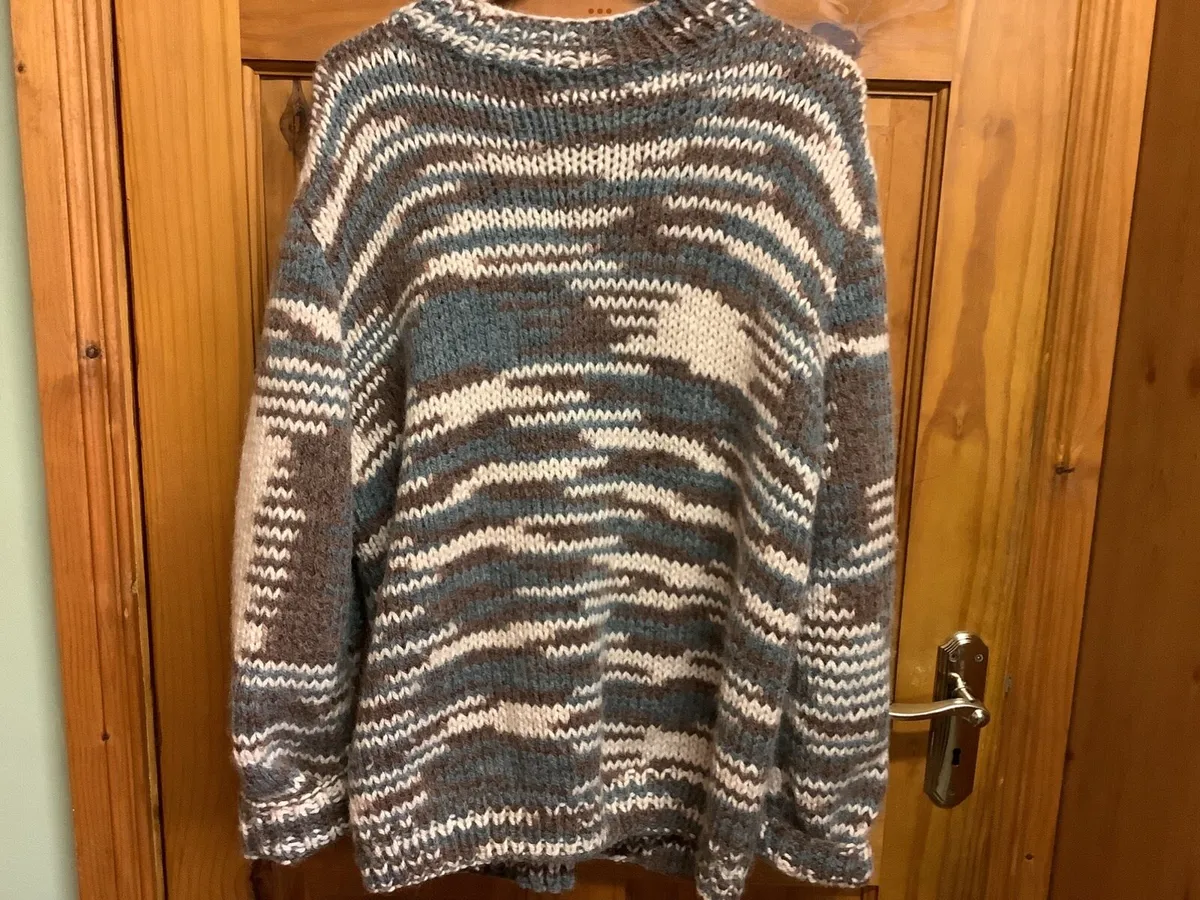 Cardigan fits size 20/22 - Image 2