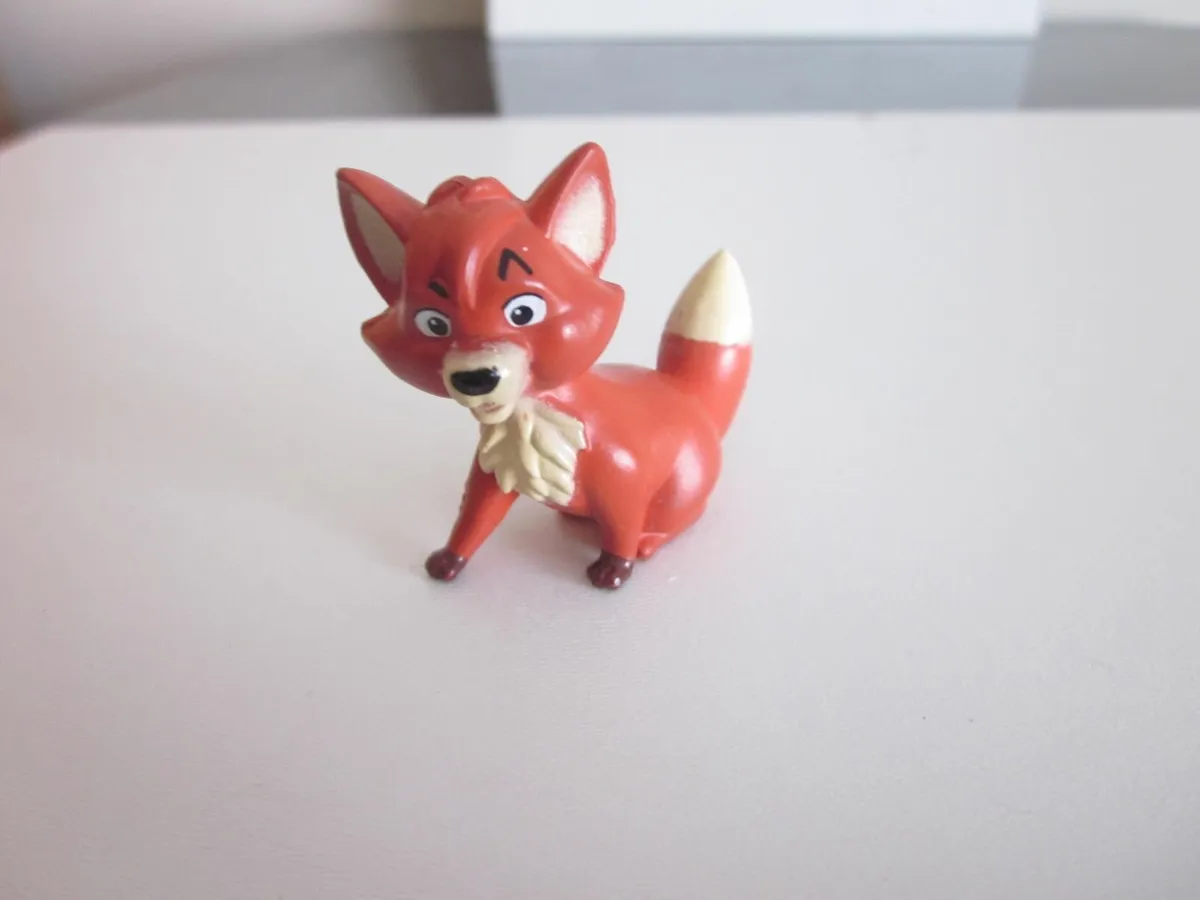 Disney Fox&Hound Todd The Fox Miniature Figure - Image 1