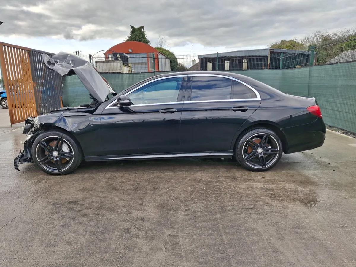 171 Mercedes E-Class  200d 2.0 Diesel  Auto - Image 4