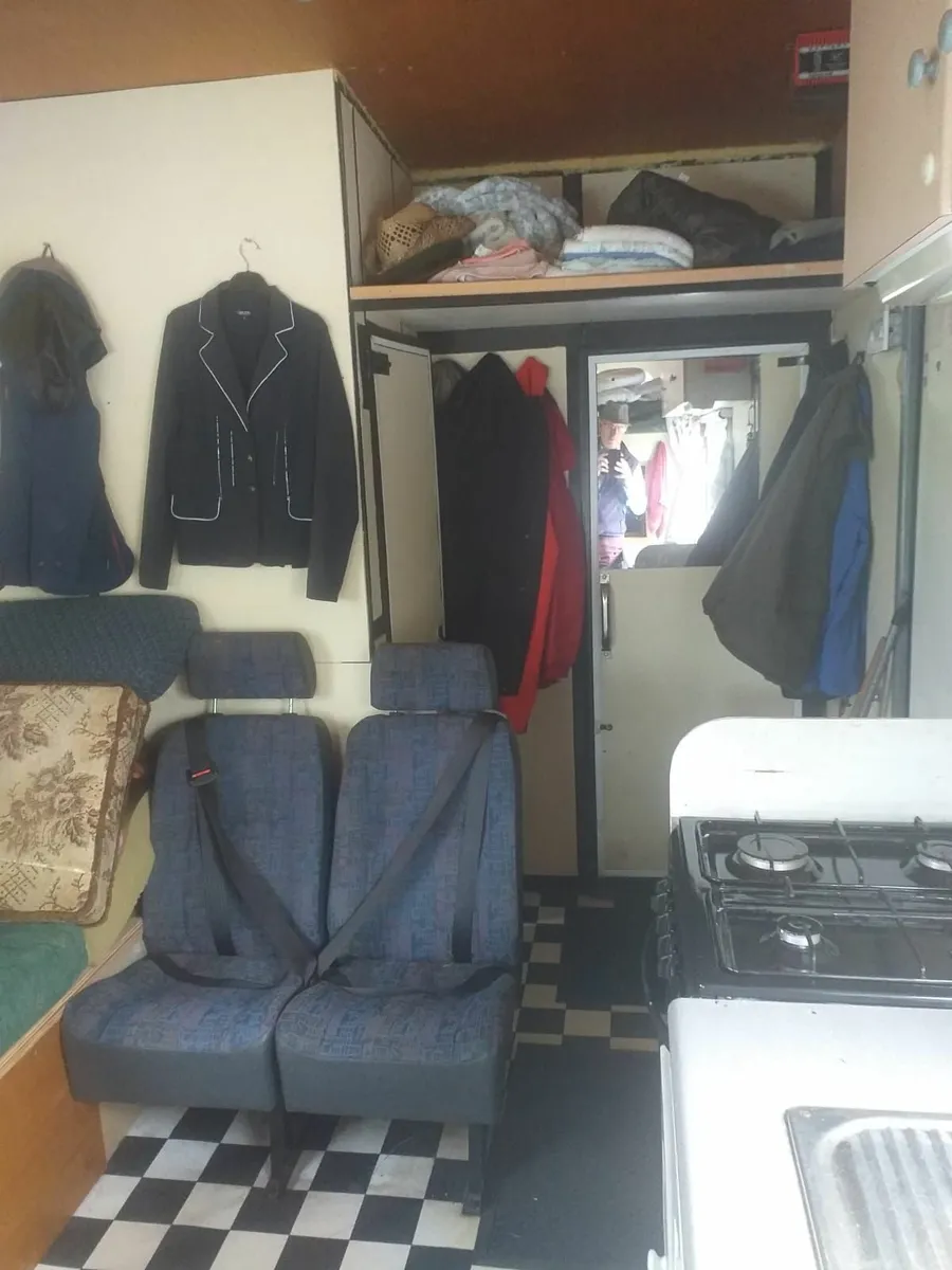 Mercedes-Benz Camper/Horse Lorry - Cheap Tax - Image 4