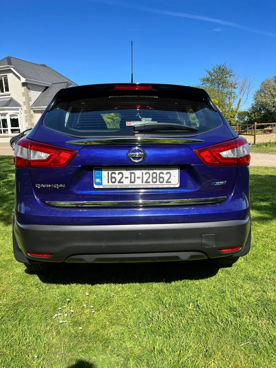 Nissan Qashqai 2016 panoramic roof - Image 4