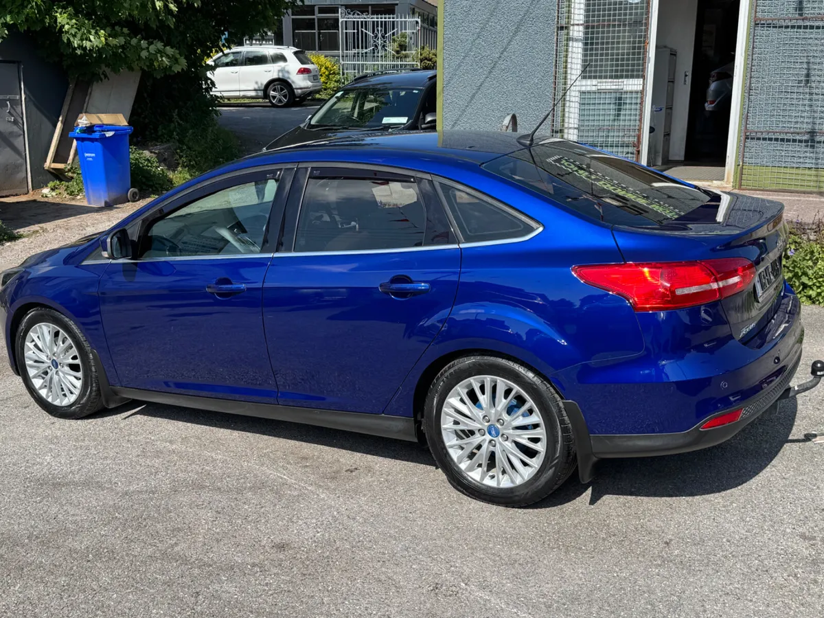 Ford Focus Titanium low mileage - Image 3