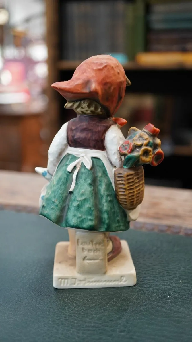 Hummel Figurine - Little Traveler - Image 3