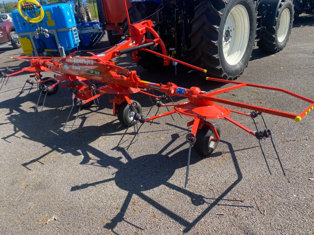 New kuhn 4 rotor tedder - Image 3