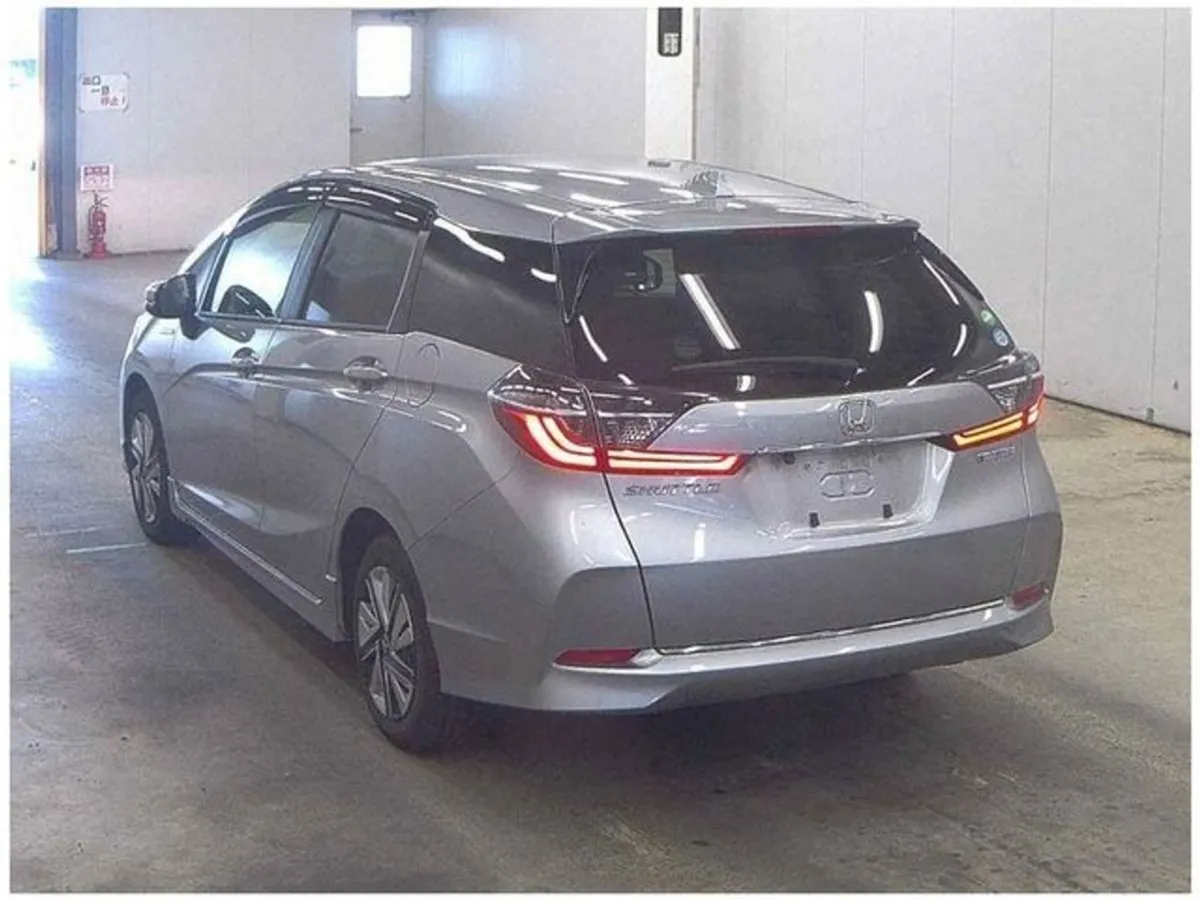 Honda Shuttle 1.5 Hybrid - Image 3
