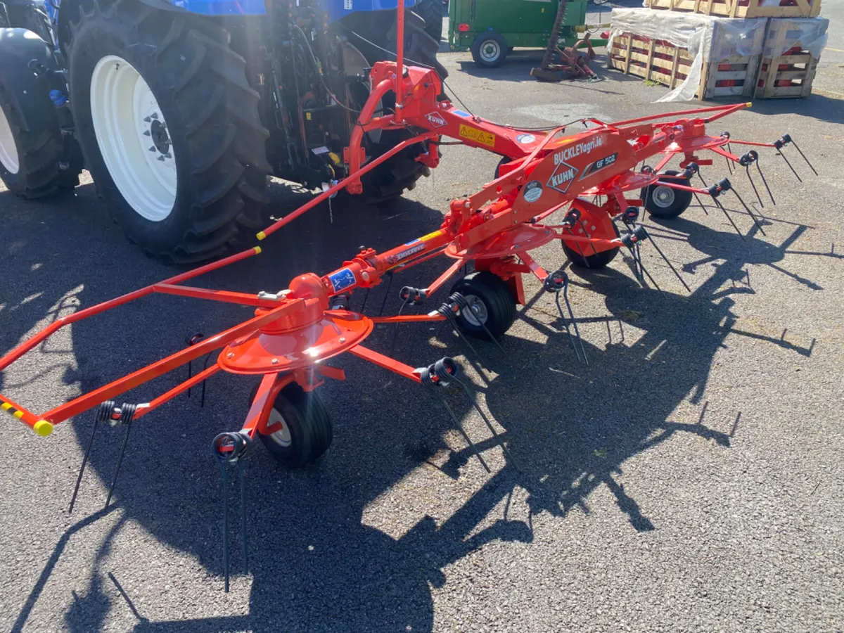 New kuhn 4 rotor tedder - Image 1