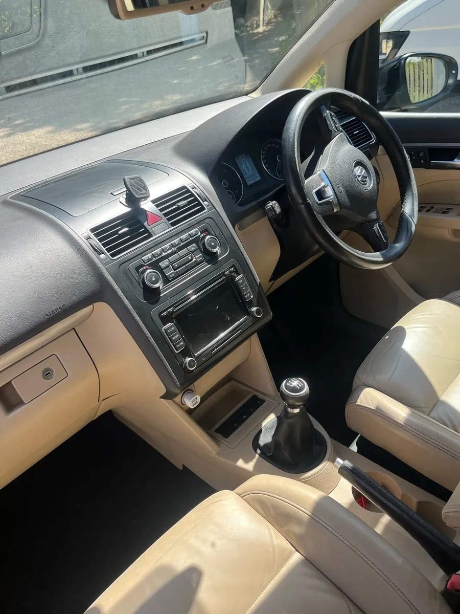 7 seater VW Touran 2011 High spec - Image 3