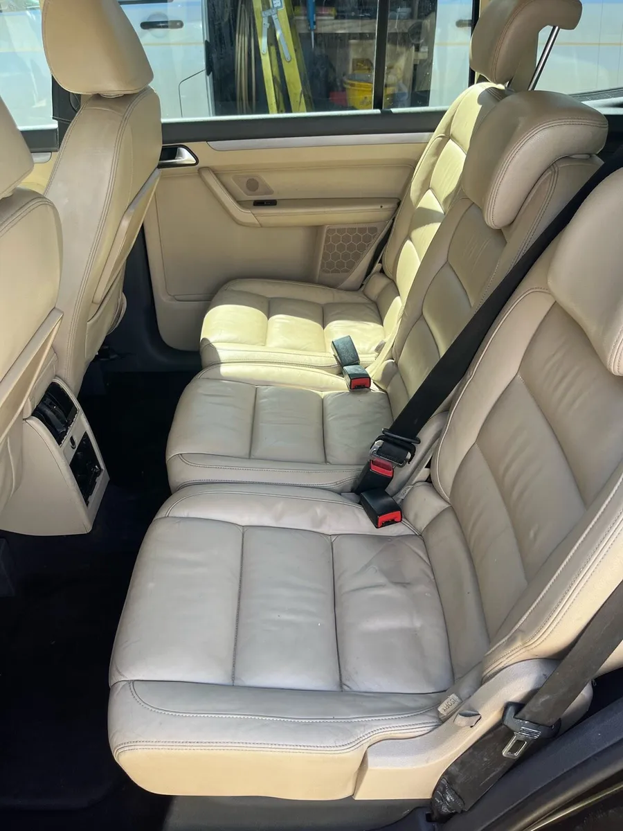 7 seater VW Touran 2011 High spec - Image 4