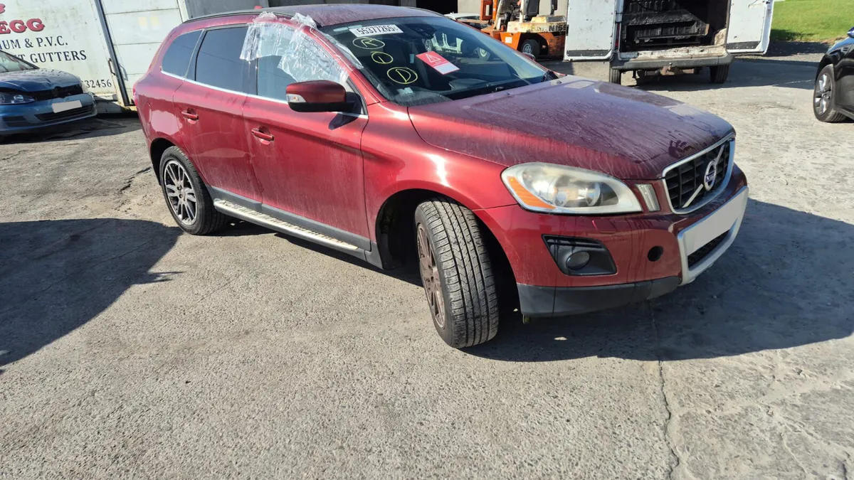 2011 VOLVO XC60 2.4 DIESEL FOR BREAKING! - Image 2