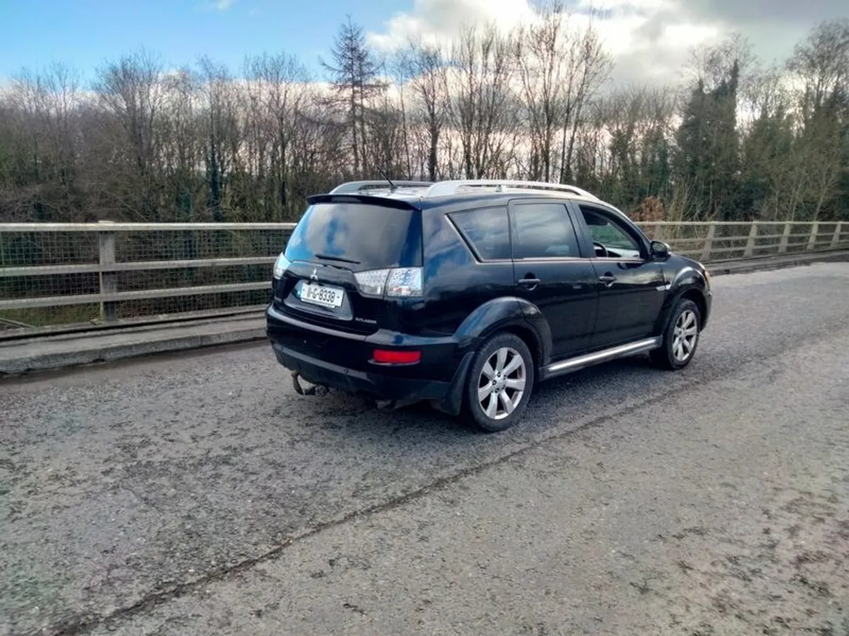 2011 Mitsubishi Outlander 7 Seater - Image 4
