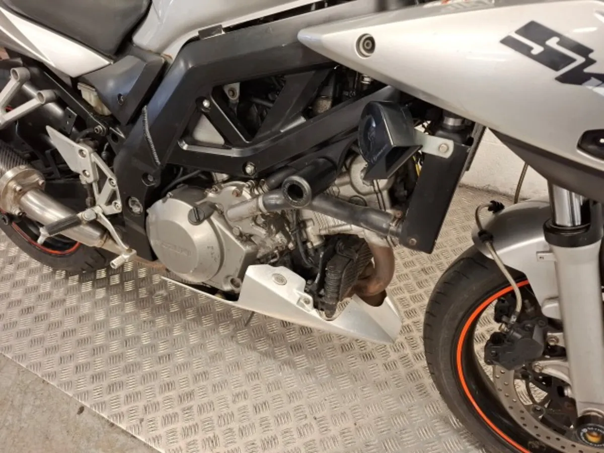 Suzuki SV1000 2006 - Image 4