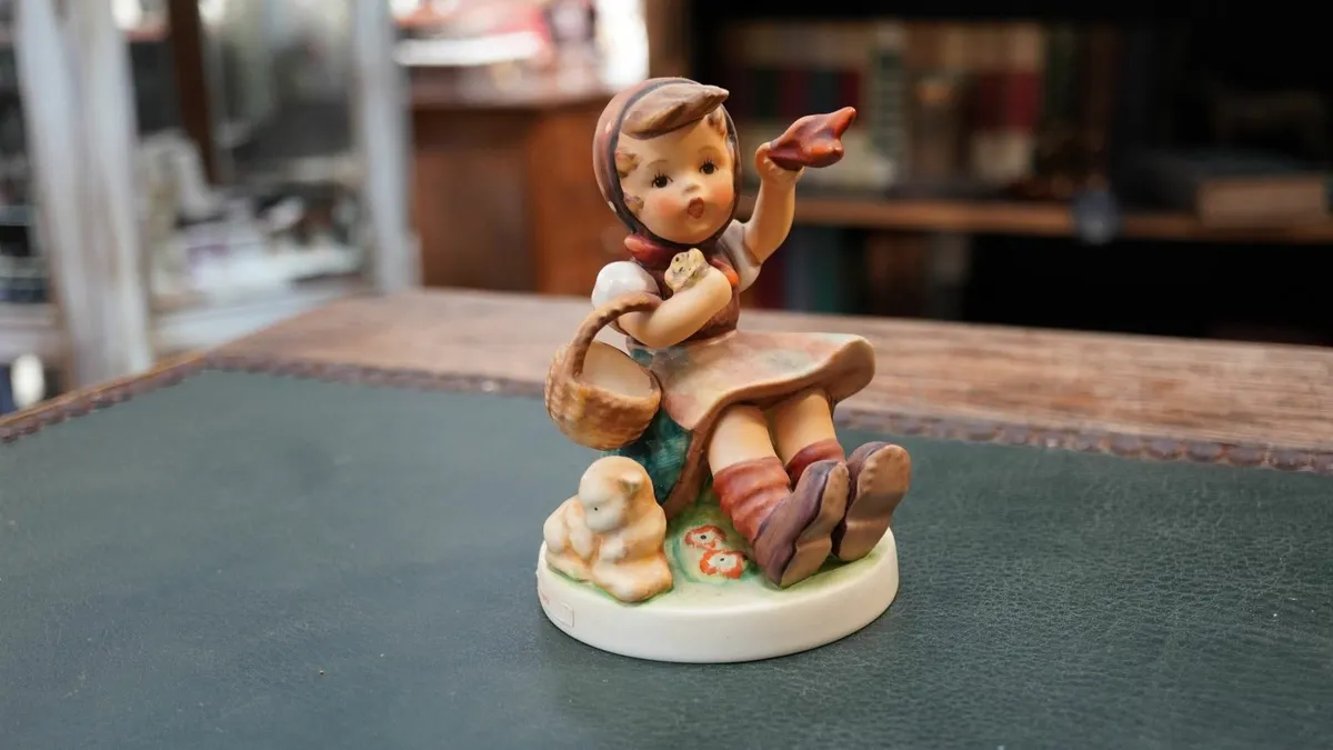 Goebel Hummel Figurine - Farewell - Image 1