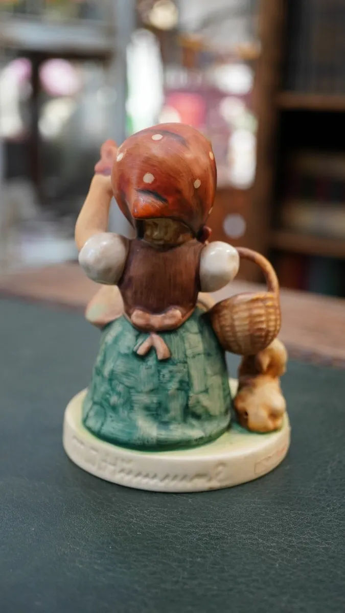 Goebel Hummel Figurine - Farewell - Image 3
