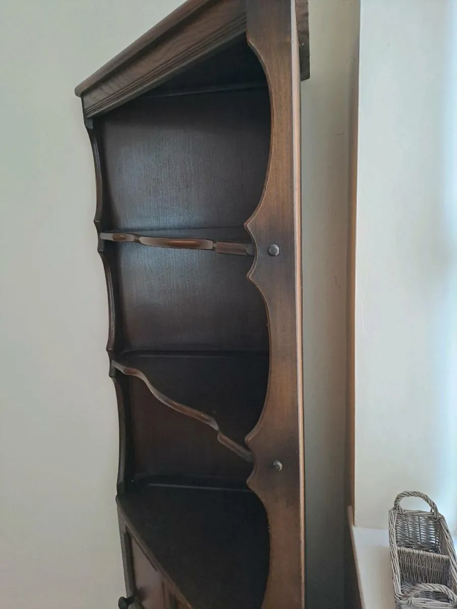 Dresser - Image 2