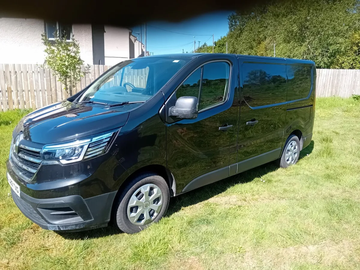 2023 Renault Trafic van - Image 1