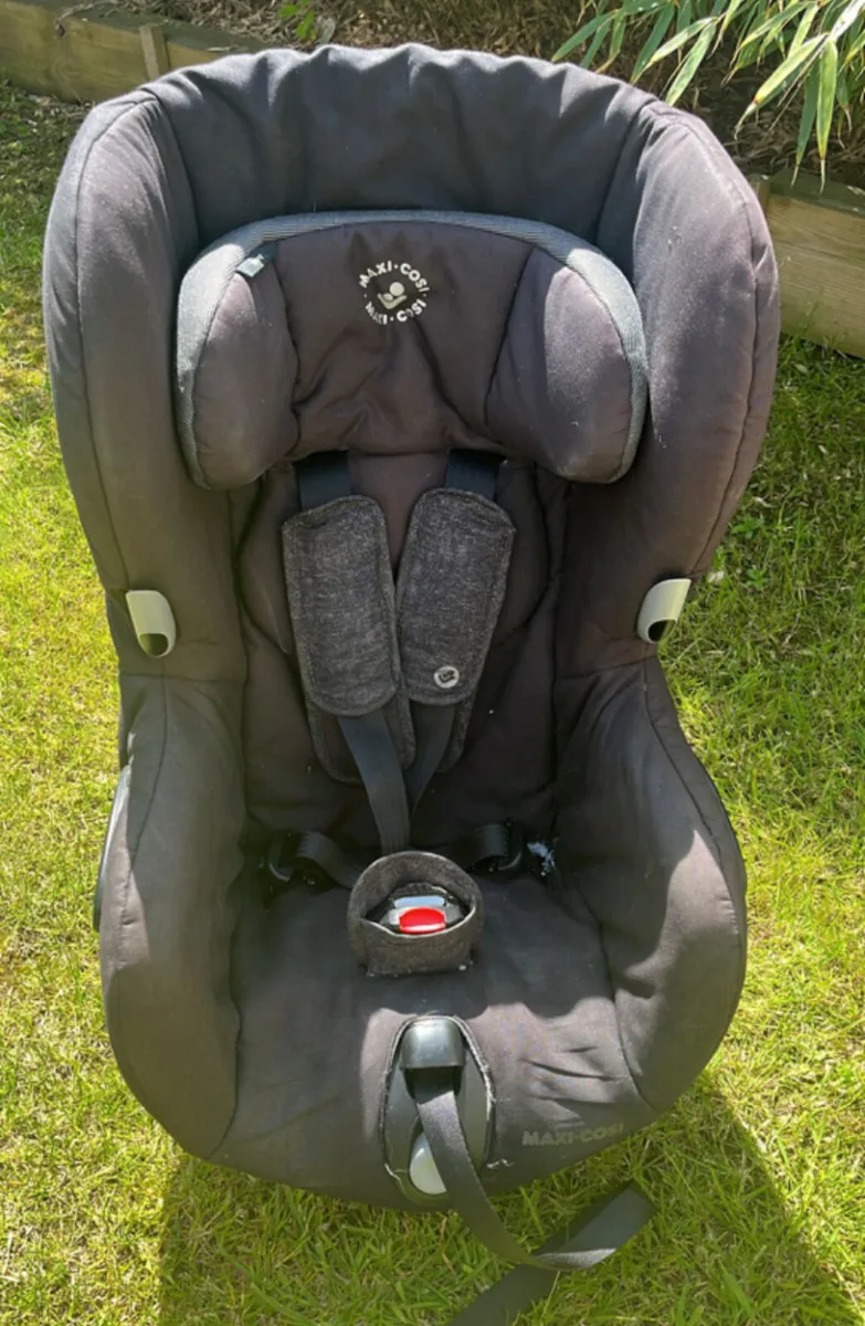 Maxi Cosi Axiss Swivel Toddler Car Seat - Image 1