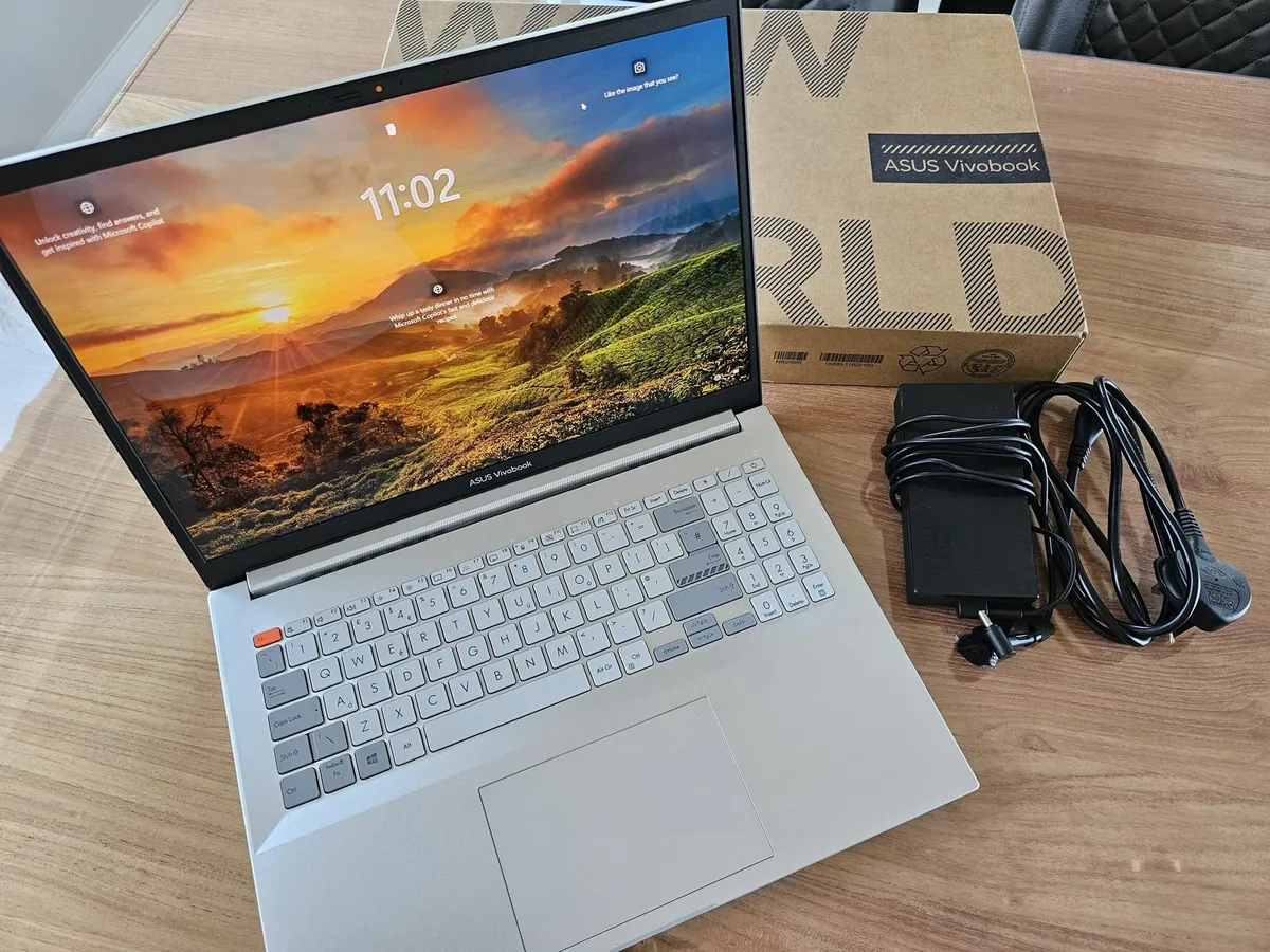 4K OLED, RTX 3050, 11th Gen i7 - ASUS Vivobook Pro - Image 1