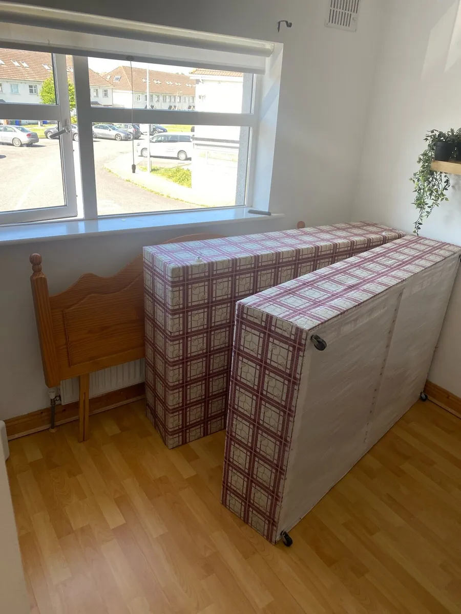 King size bed with mattress - Image 3