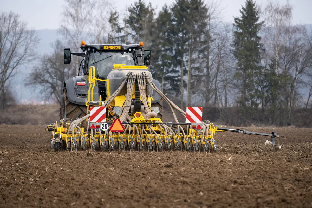 BEDNAR OMEGA 4000FL Seed Drill - Image 2