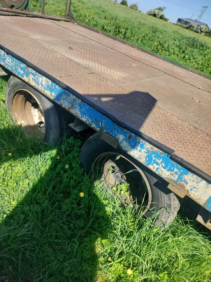 Low loader - Image 2