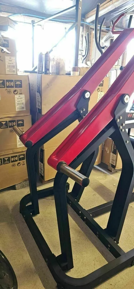 Plate Loaded Lat Pull Down Machine (Gym Weights) - Image 4