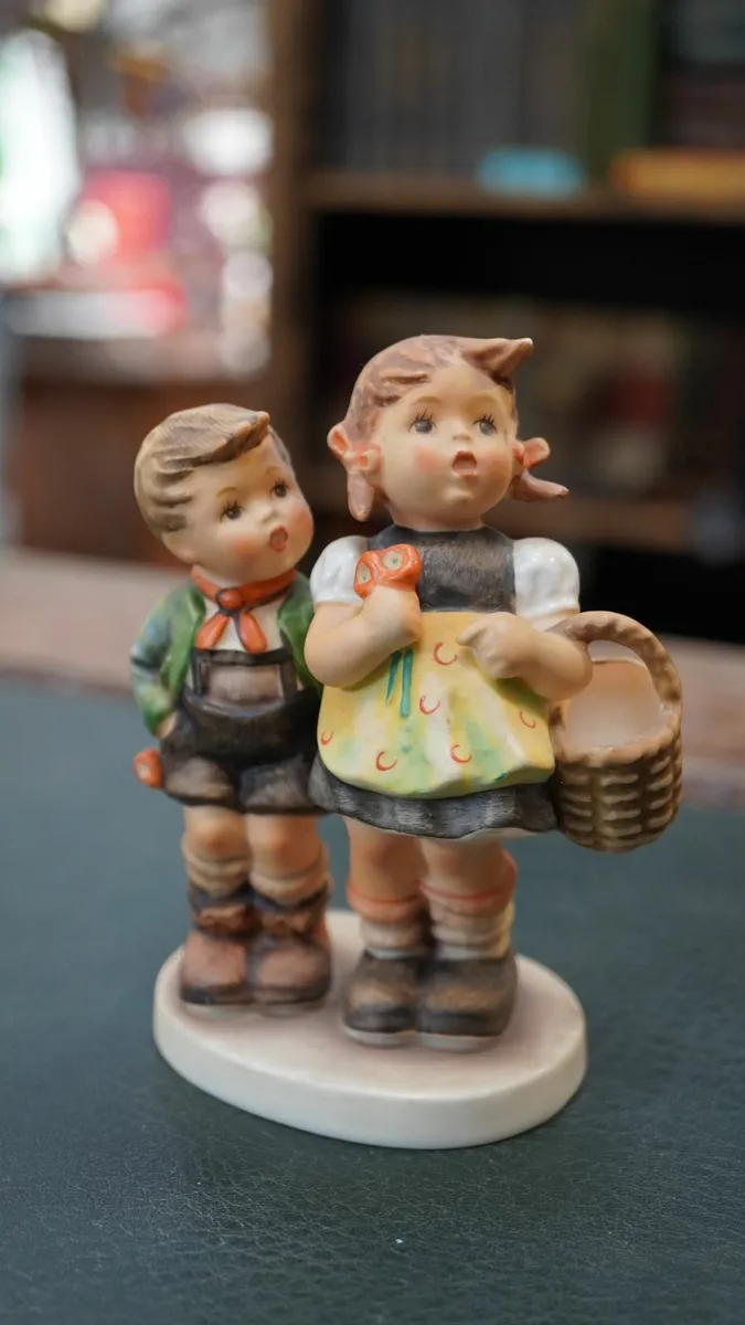 M.I. Hummel Figurine - To Market - Image 2