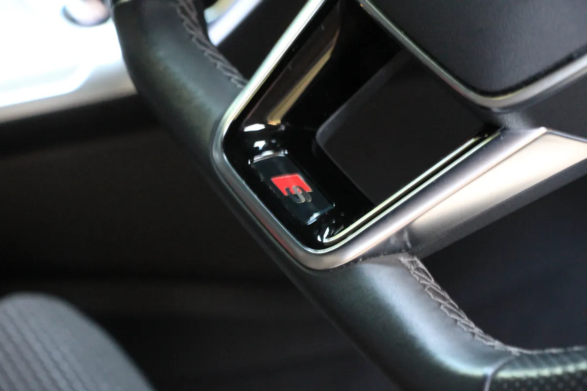 A6 Black Edition * Tech pack * Elec seats - Image 4