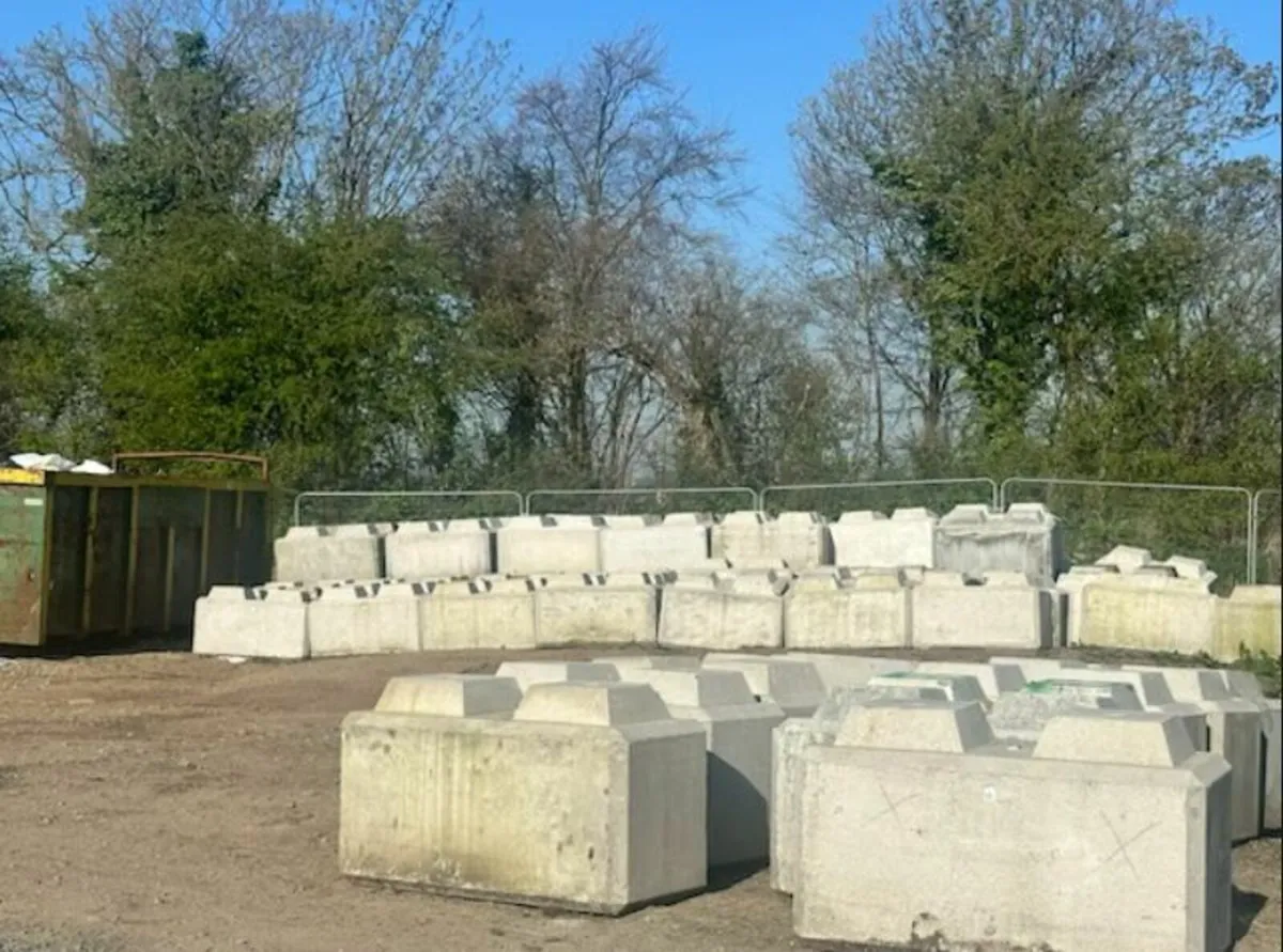 1.4 tone Kelly blocks