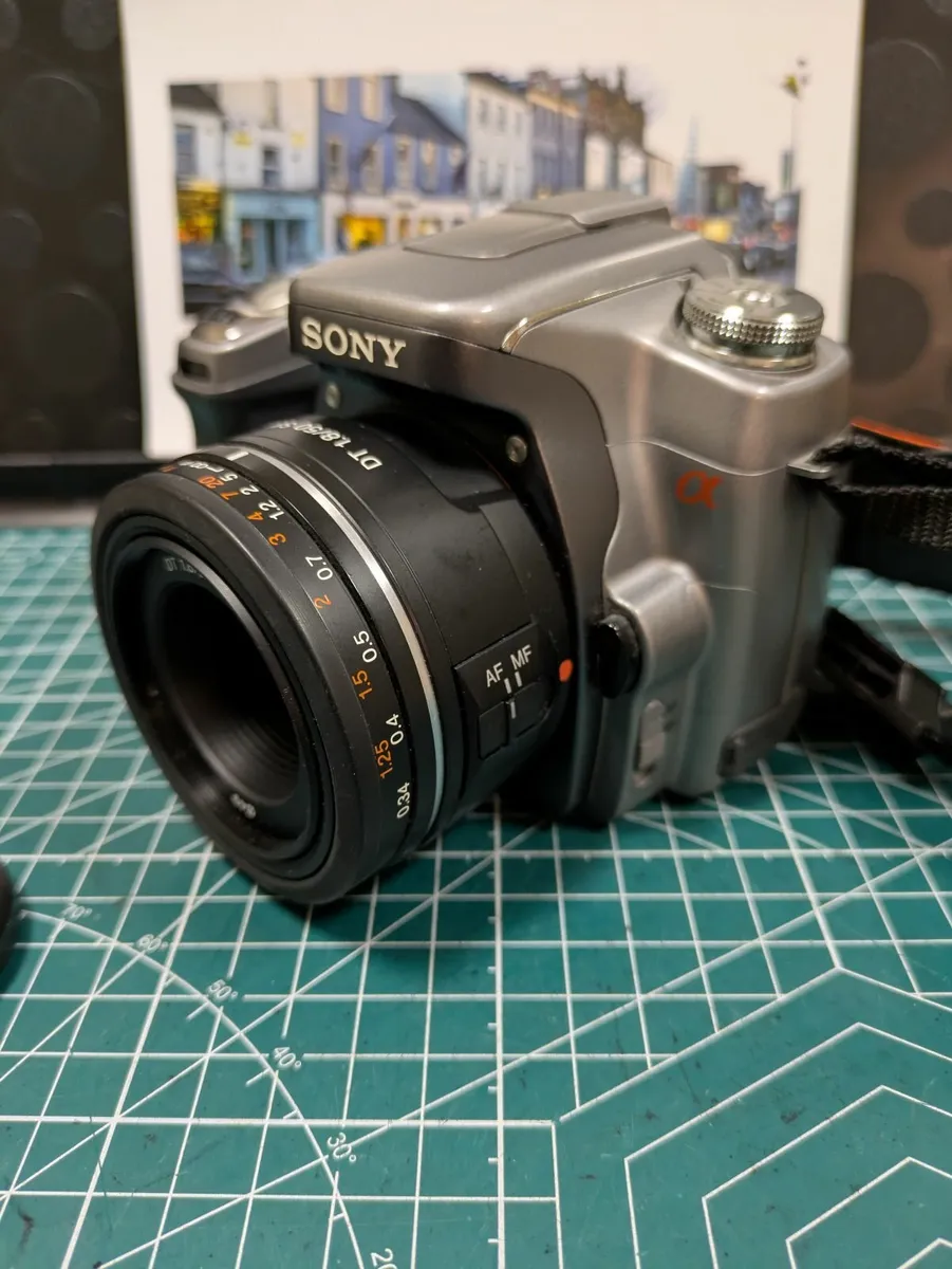 Sony A100 CCD DSLR +50mm 1.8 A mount lens - Image 4