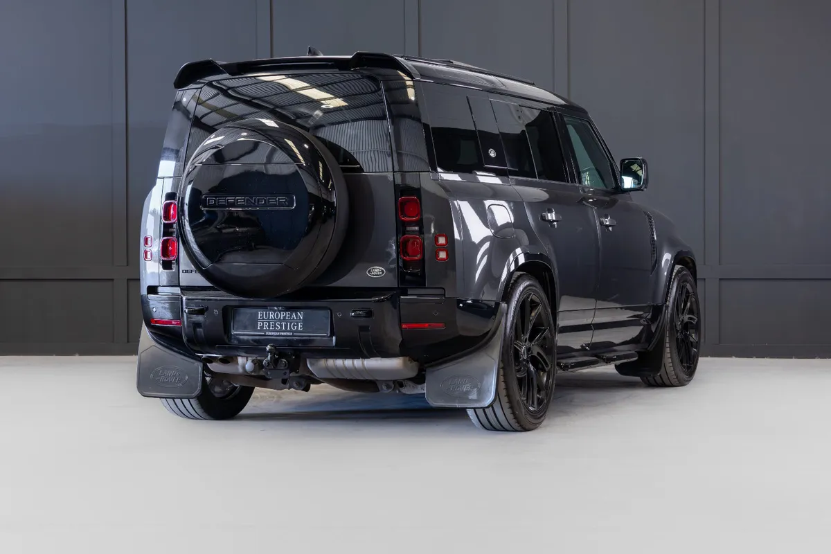 2022 Land Rover Defender 110 X-Dynamic S 5 Seat N1 - Image 3