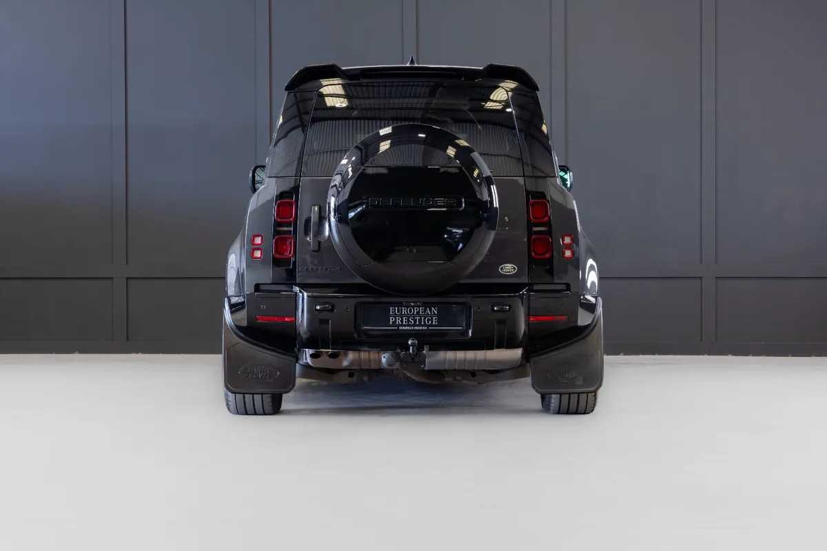 2022 Land Rover Defender 110 X-Dynamic S 5 Seat N1 - Image 4