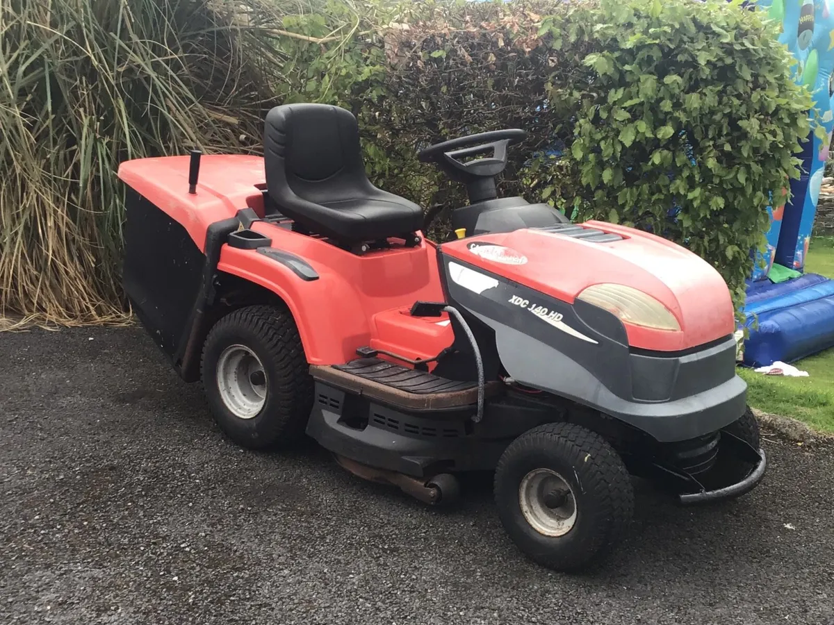 Castlegarden hydro 13/5HP ride on lawnmower - Image 1