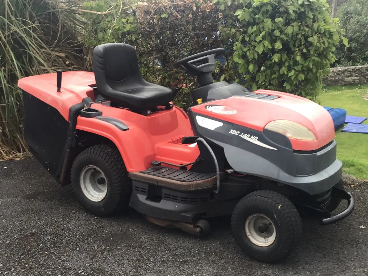 Castlegarden hydro 13/5HP ride on lawnmower - Image 3