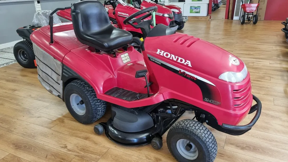 Honda HF2417 Ride On Tractor Lawnmower - Image 1