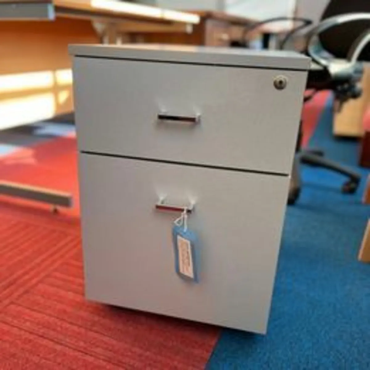 SPECIAL OFFER Used 1600 Desk, Chair and Underdesk - Image 3