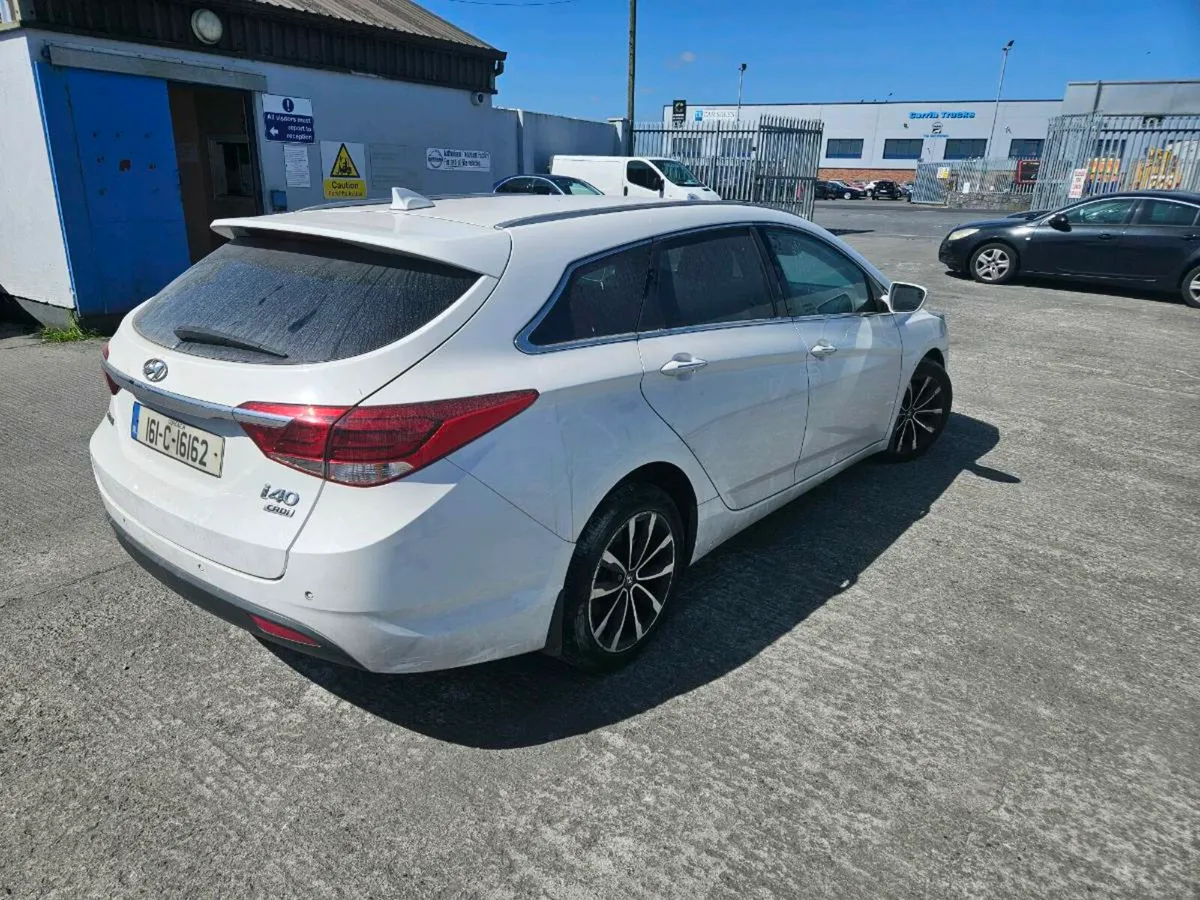 2016 Hyundai i40 estate automatic damaged - Image 4