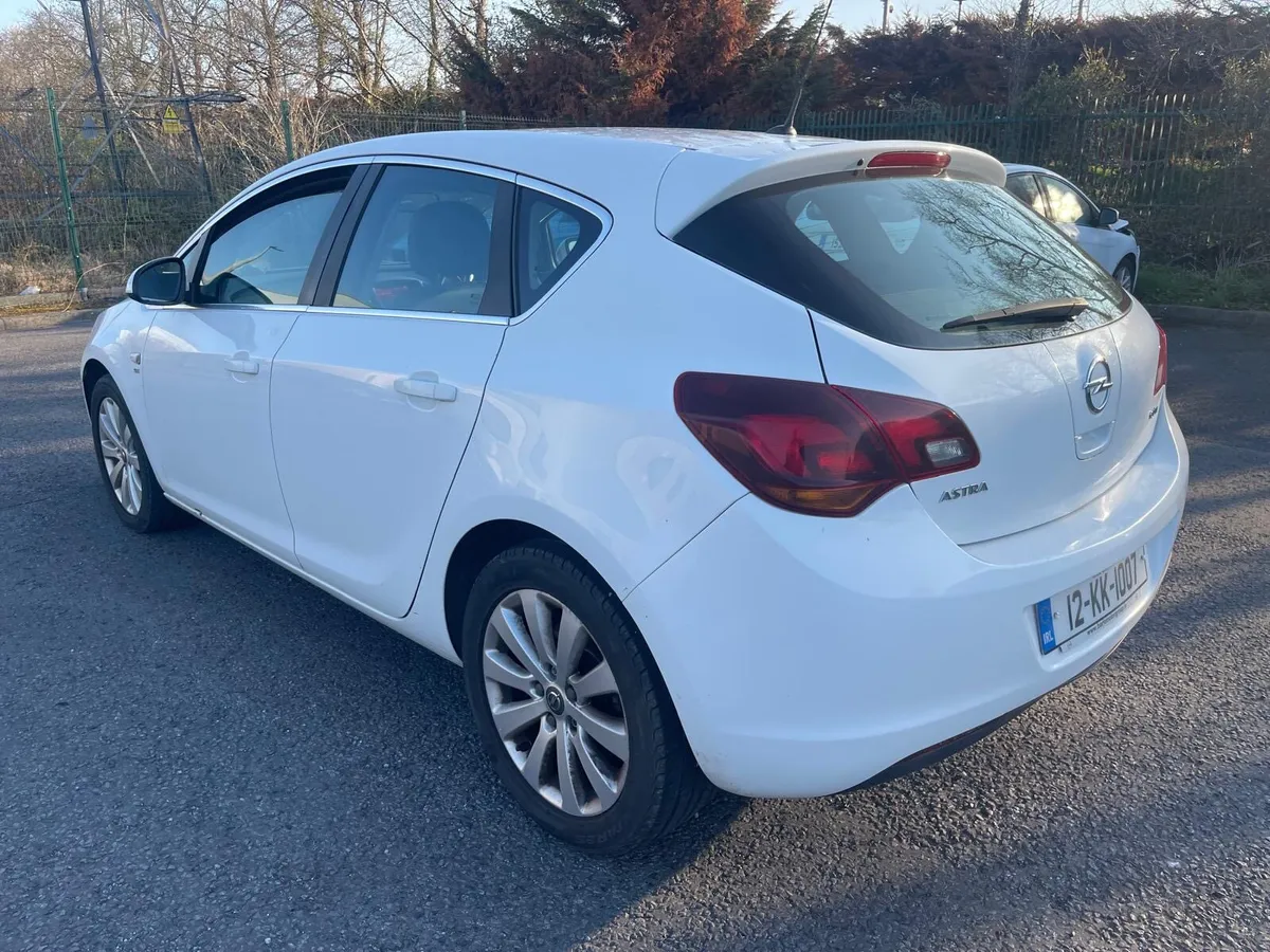 Astra 1.7 2012 - Image 2