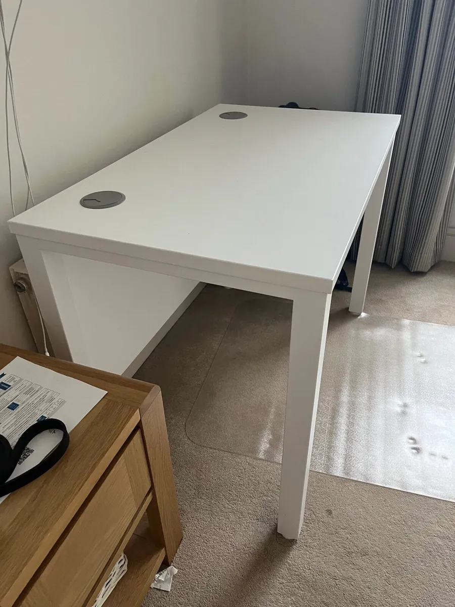 Office table - Image 2